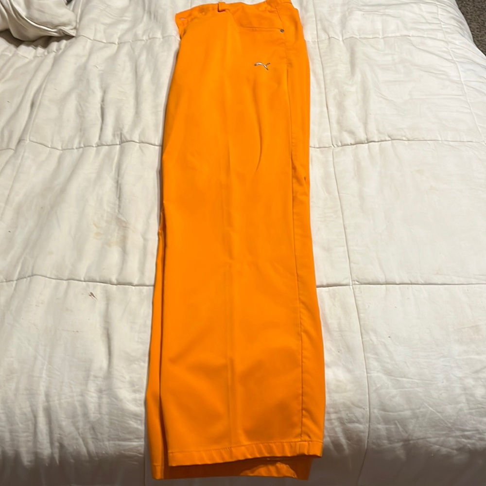Men’s Puma 36x32 Orange Golf pants.